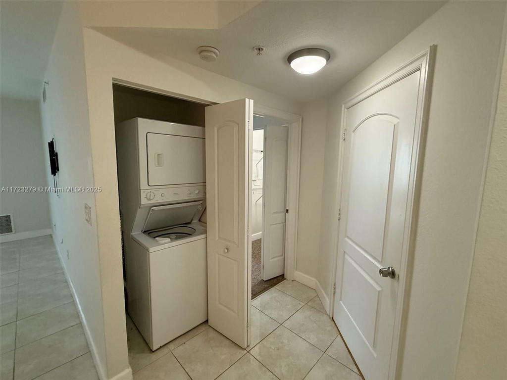 Real estate property located at 1830 Radius Dr #421, Broward, Radius Condo, Hollywood, FL