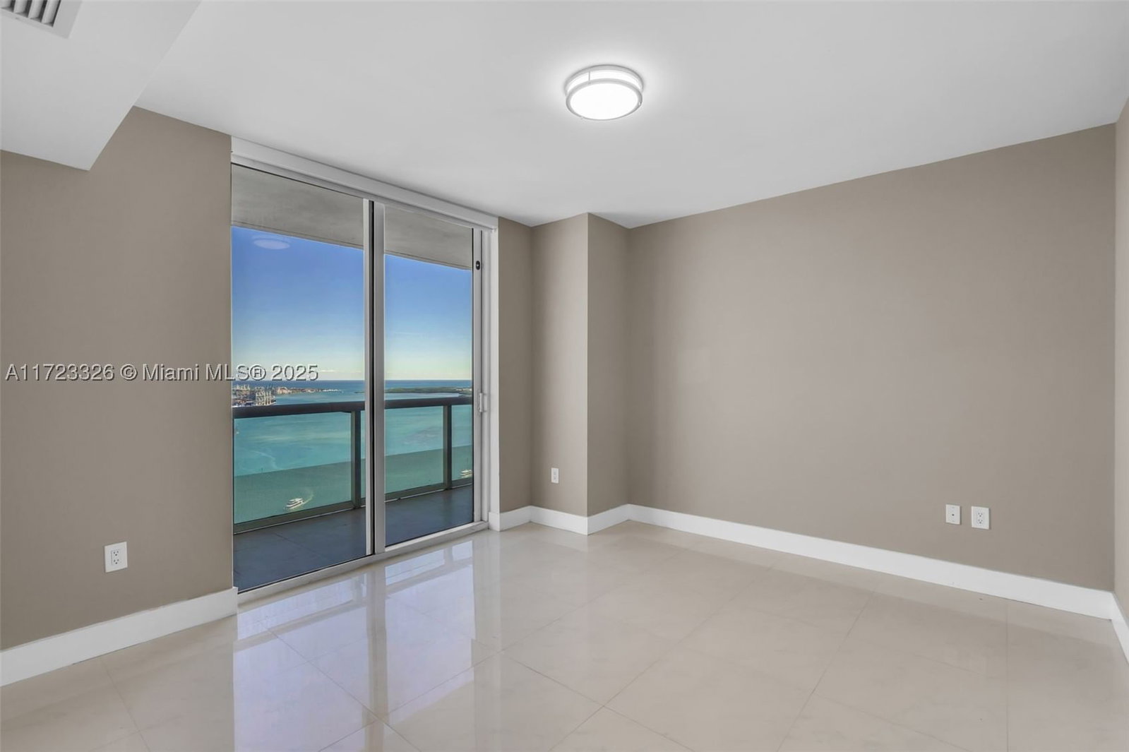 Real estate property located at 50 Biscayne Blvd #4208, Miami-dade, 50 Biscayne Condo, Miami, FL