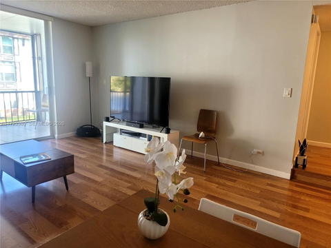 Real estate property located at 3750 Inverrary Dr #2Y, Broward, International Village At, Lauderhill, FL
