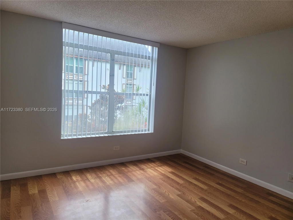 Real estate property located at 3750 Inverrary Dr #2Y, Broward, International Village At, Lauderhill, FL