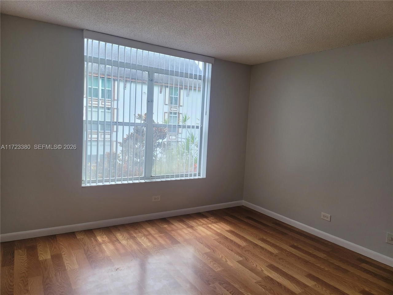 Real estate property located at 3750 Inverrary Dr #2Y, Broward, International Village At, Lauderhill, FL
