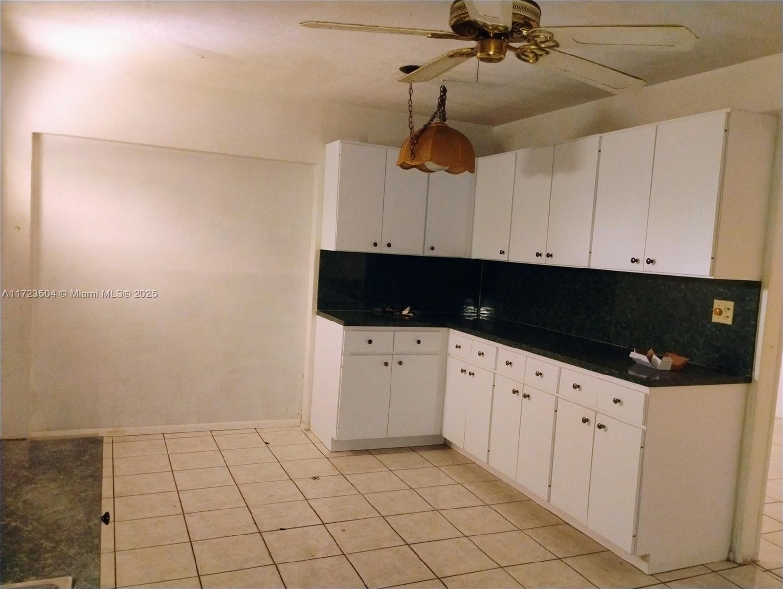 Real estate property located at 8560 Southampton Dr, Broward, Knolls 1st Section, Miramar, FL