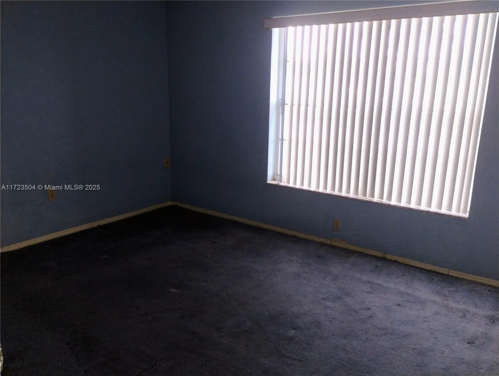 Real estate property located at 8560 Southampton Dr, Broward, Knolls 1st Section, Miramar, FL