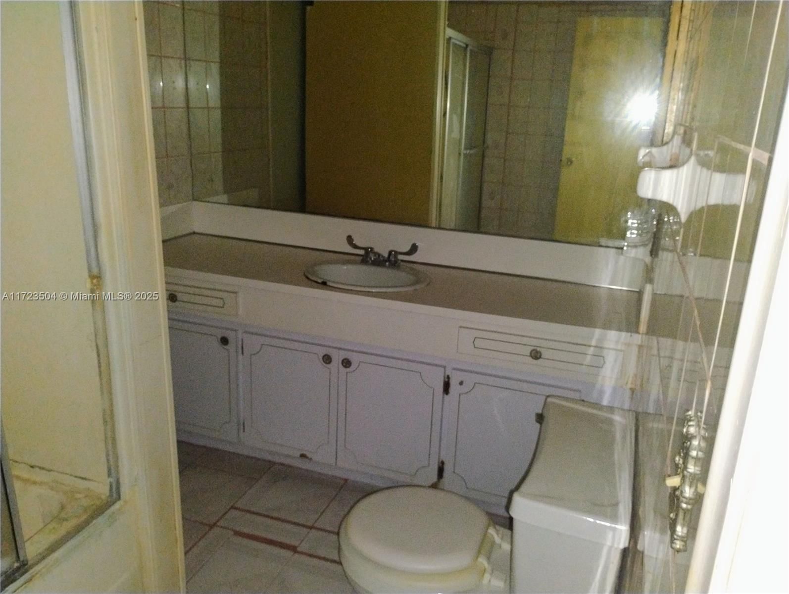 Real estate property located at 8560 Southampton Dr, Broward, Knolls 1st Section, Miramar, FL