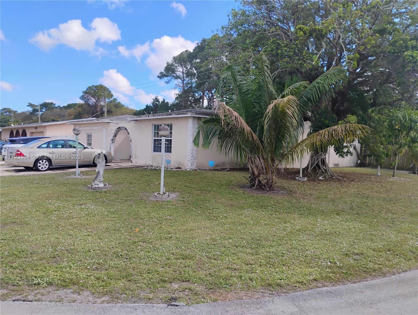 Real estate property located at 8560 Southampton Dr, Broward, Knolls 1st Section, Miramar, FL