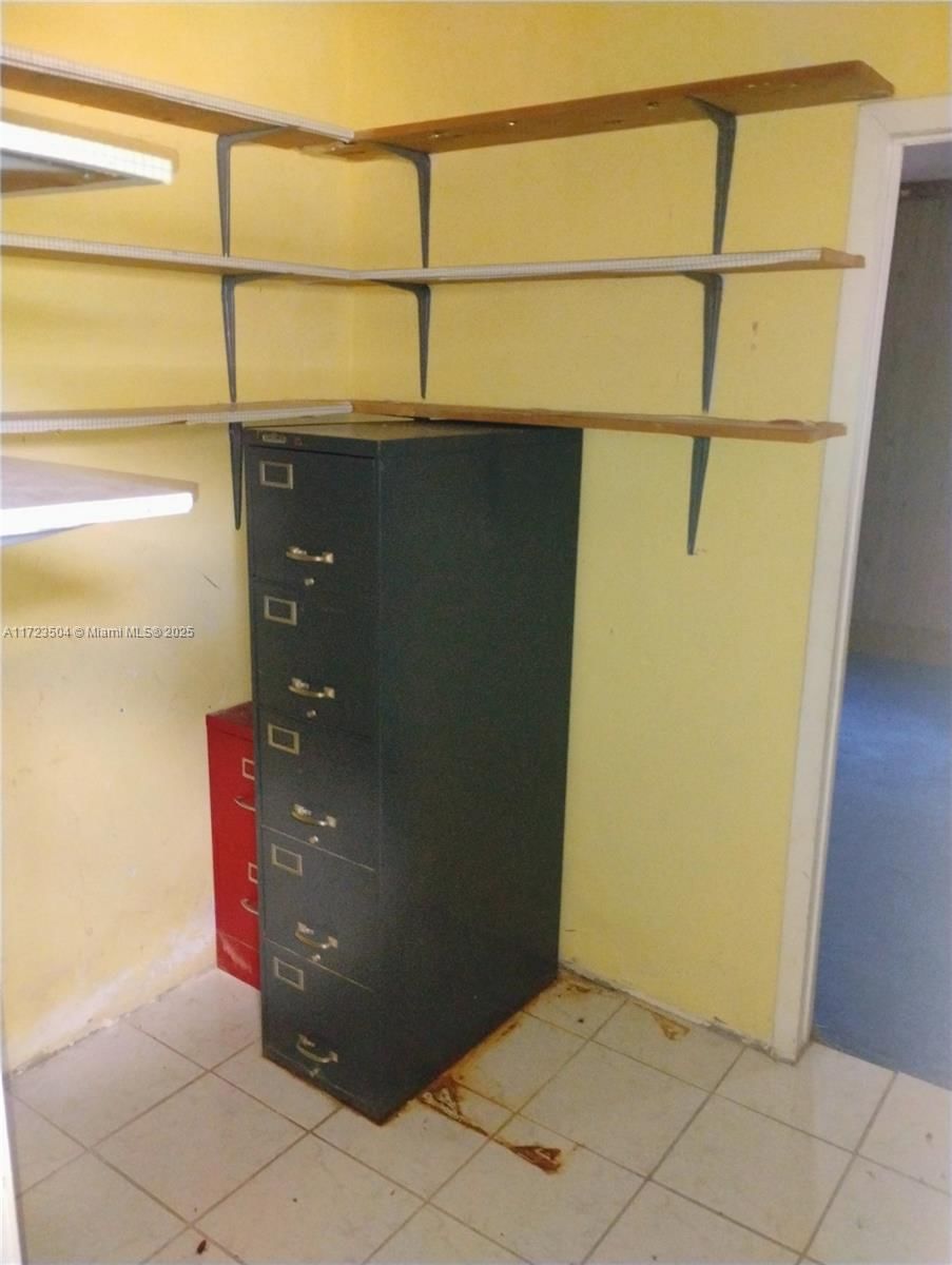 Real estate property located at 8560 Southampton Dr, Broward, Knolls 1st Section, Miramar, FL