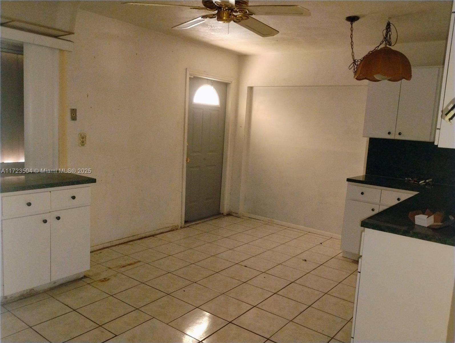 Real estate property located at 8560 Southampton Dr, Broward, Knolls 1st Section, Miramar, FL