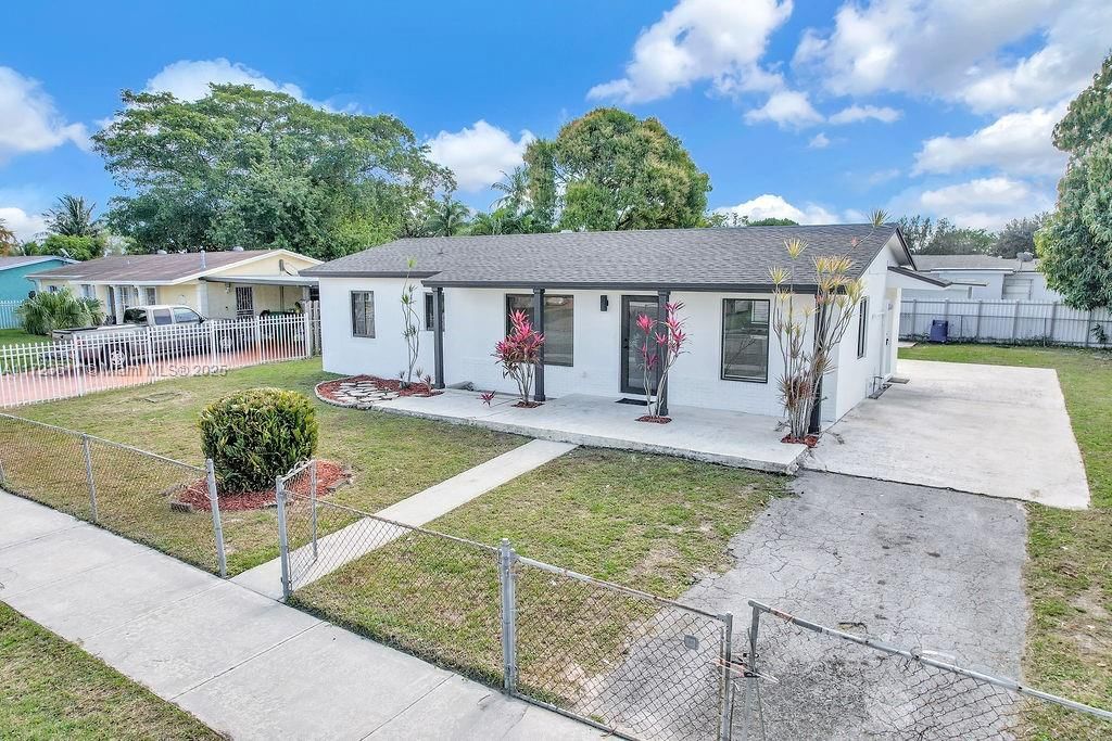 Real estate property located at 3620 195th Ter, Miami-dade, Leslie Estates Sec 8, Miami Gardens, FL