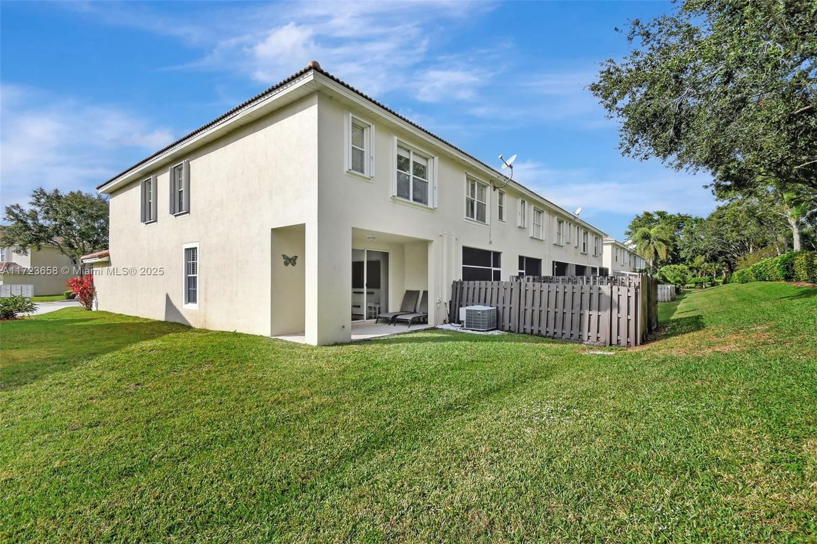 Real estate property located at 8060 Briantea Dr #8060, Palm Beach, Melrose Pud Verona Lakes, Boynton Beach, FL