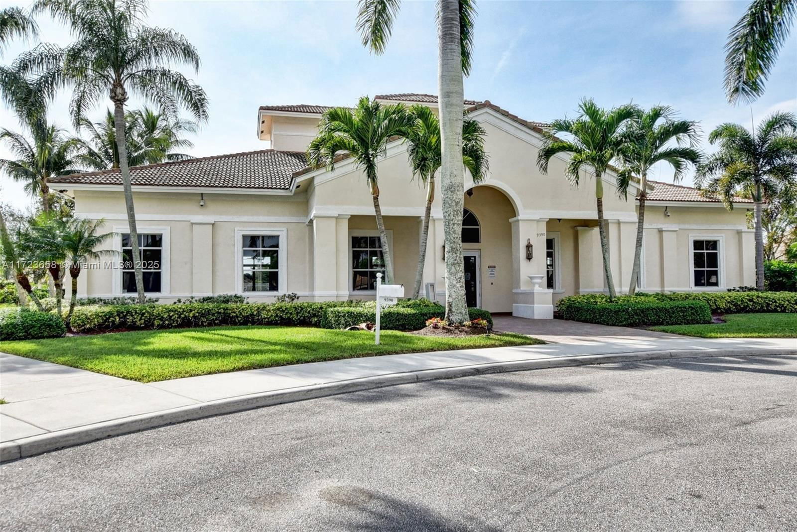 Real estate property located at 8060 Briantea Dr #8060, Palm Beach, Melrose Pud Verona Lakes, Boynton Beach, FL