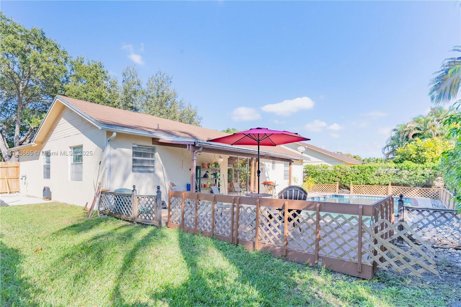 Real estate property located at 5860 198th Ter, Miami-dade, Country Lake Manors Sec 3, Hialeah, FL