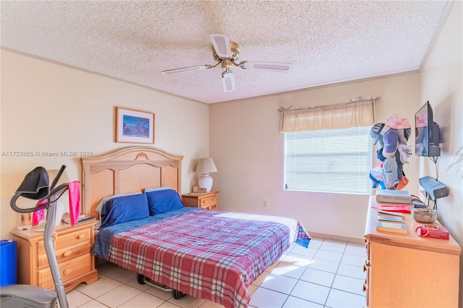 Real estate property located at 5860 198th Ter, Miami-dade, Country Lake Manors Sec 3, Hialeah, FL