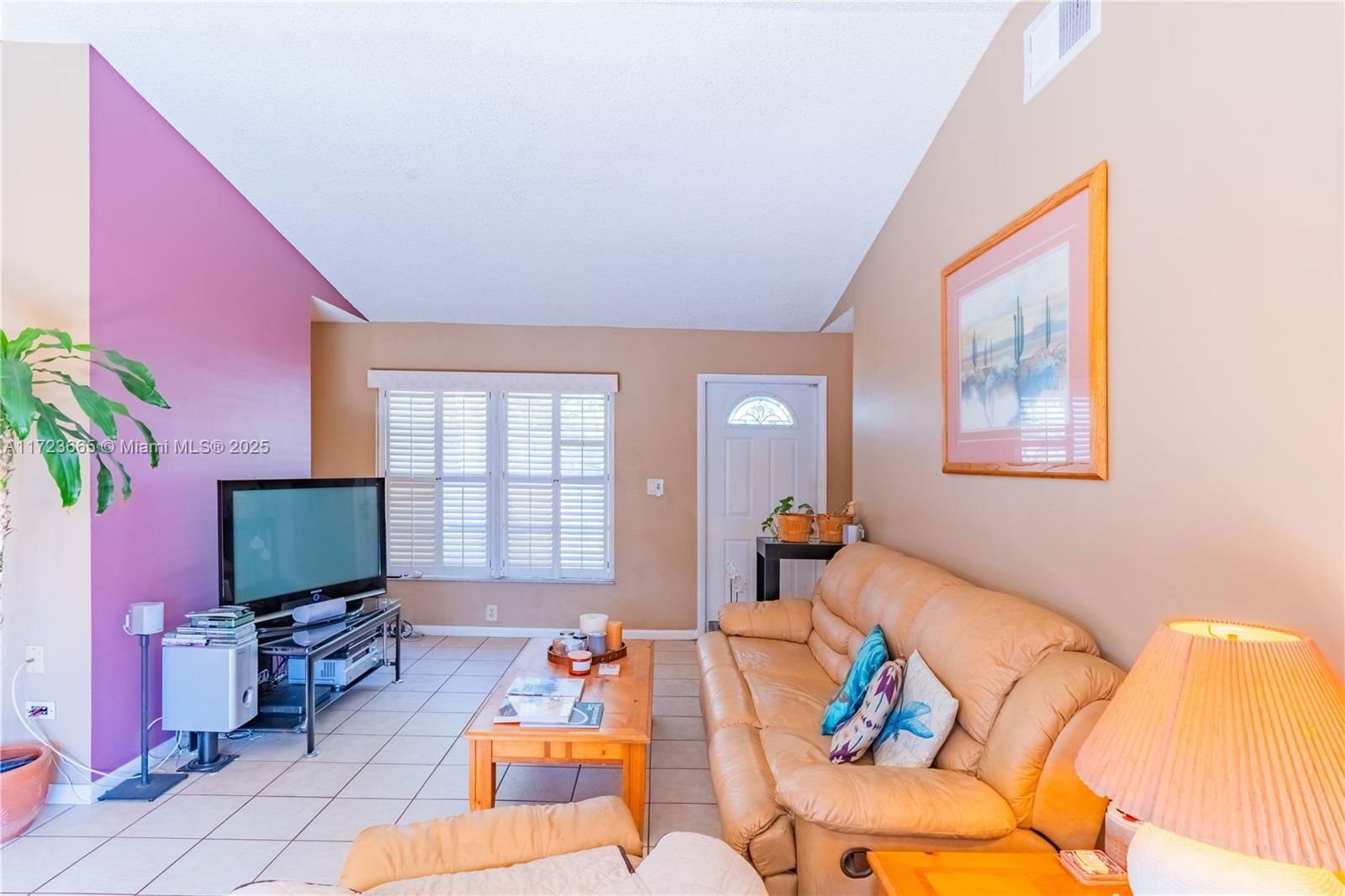 Real estate property located at 5860 198th Ter, Miami-dade, Country Lake Manors Sec 3, Hialeah, FL