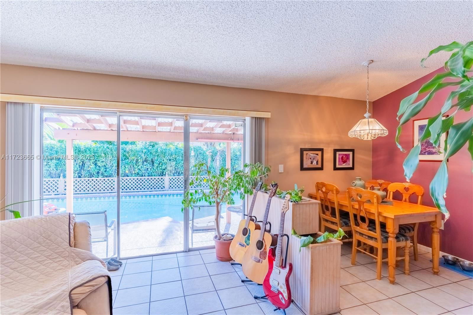 Real estate property located at 5860 198th Ter, Miami-dade, Country Lake Manors Sec 3, Hialeah, FL