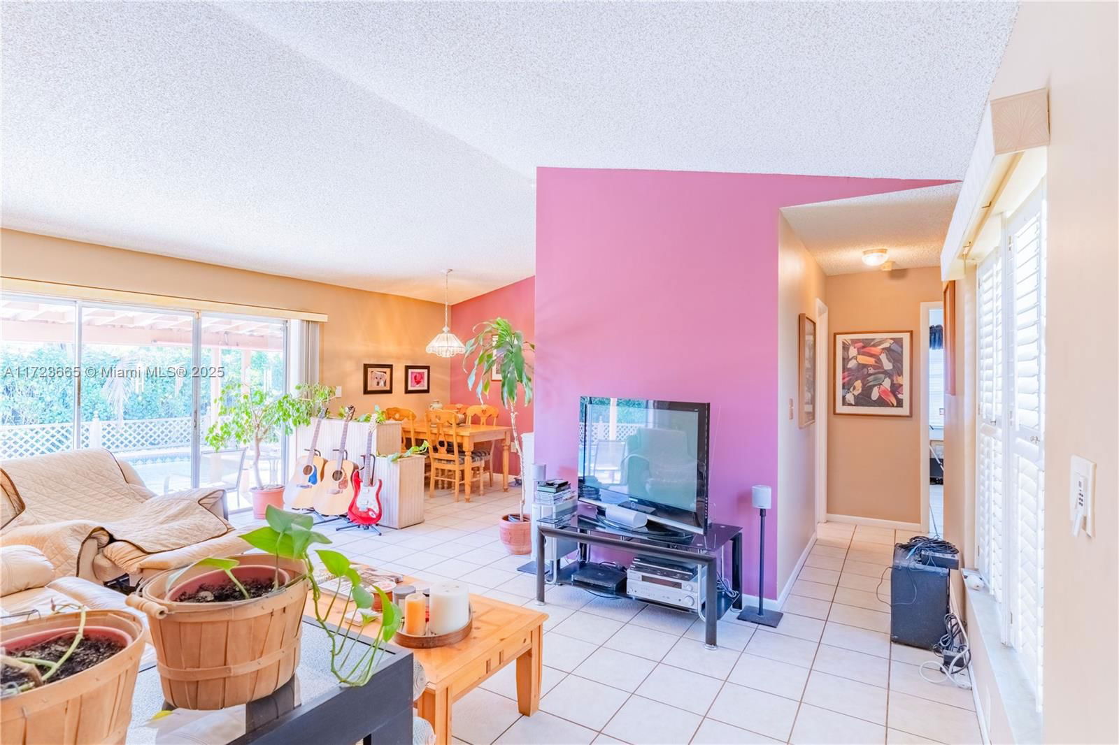 Real estate property located at 5860 198th Ter, Miami-dade, Country Lake Manors Sec 3, Hialeah, FL