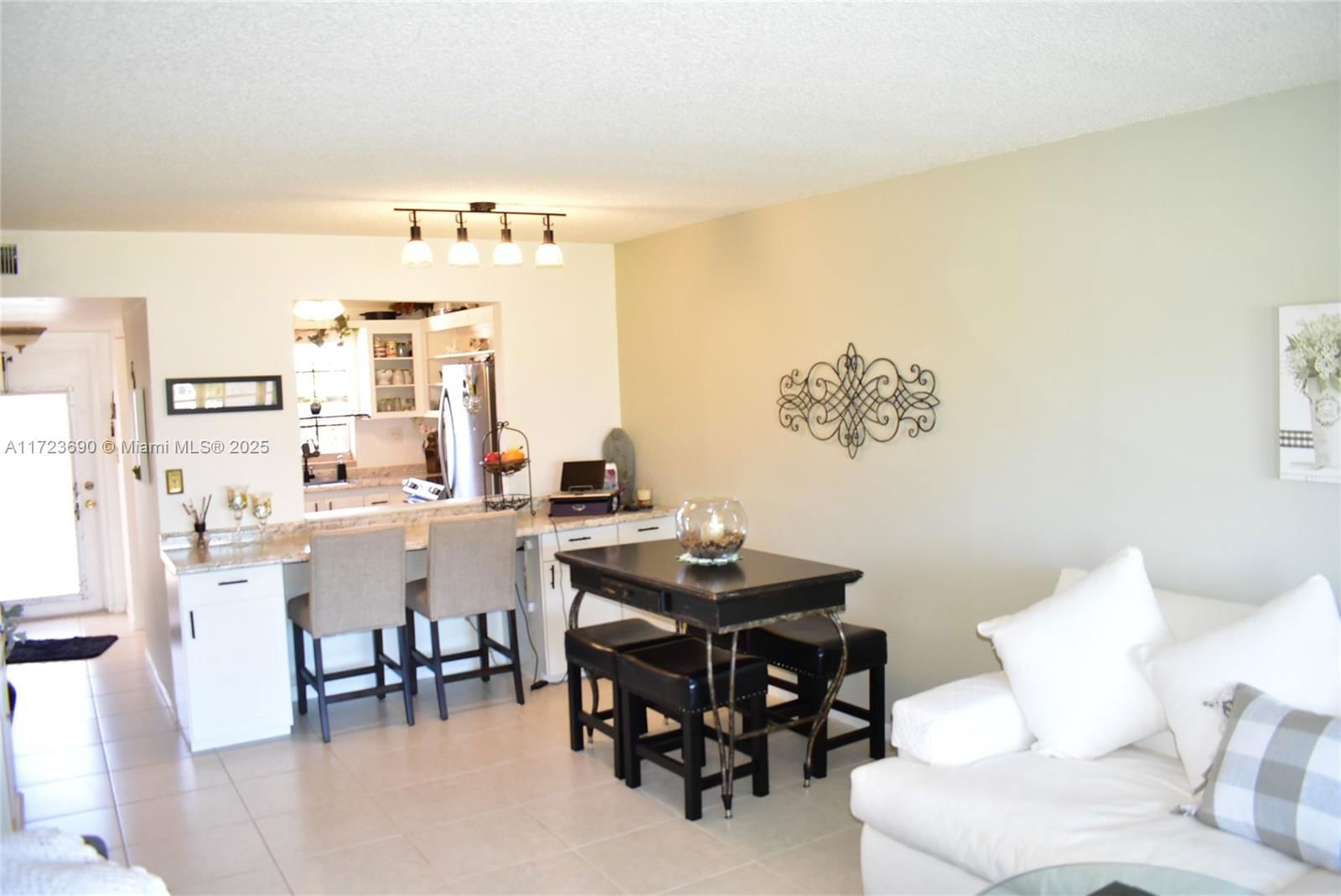 Real estate property located at 9441 Sunrise Lakes Blvd #302, Broward, SUNRISE LAKES 128 CONDO, Sunrise, FL