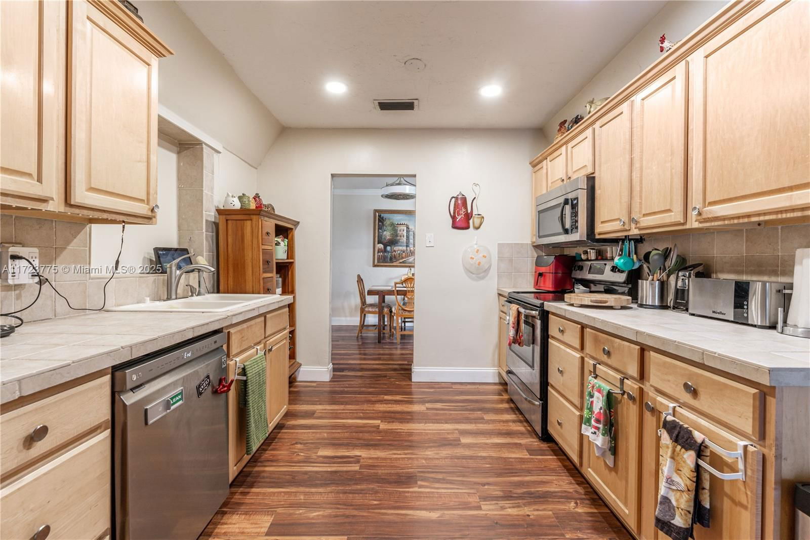 Real estate property located at 9410 74th Pl, Broward, Westwood Community 3, Tamarac, FL