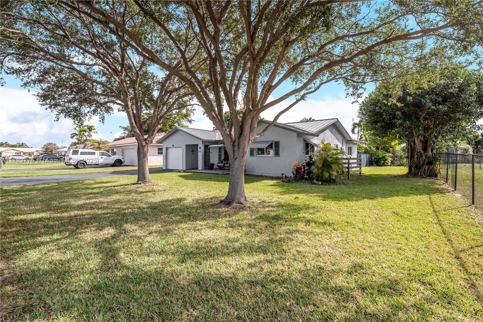 Real estate property located at 9410 74th Pl, Broward, Westwood Community 3, Tamarac, FL