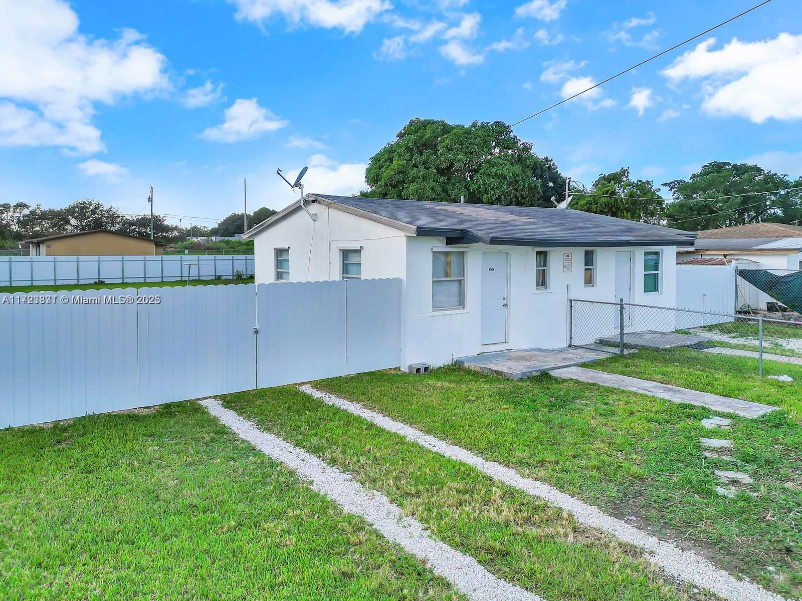 Real estate property located at 26540-26542 138th Ct, Miami-Dade, SUNNY HAVEN, Homestead, FL