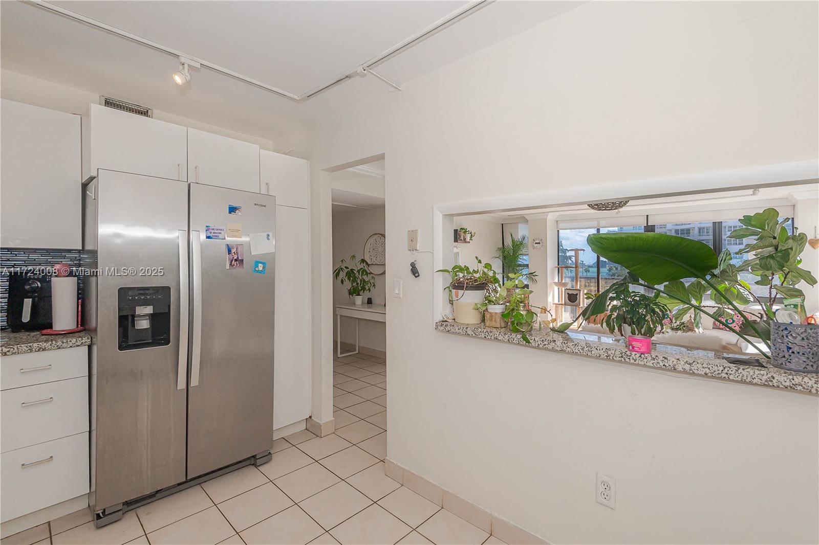 Real estate property located at 600 36th St #304, Miami-dade, Charter Club Condo, Miami, FL