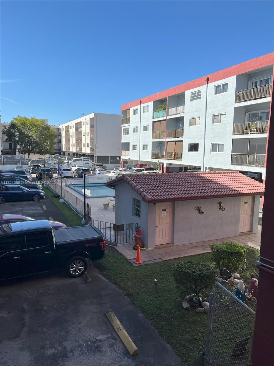 Real estate property located at 6070 19th Ave #115, Miami-dade, Palmetto Gardens Condo, Hialeah, FL