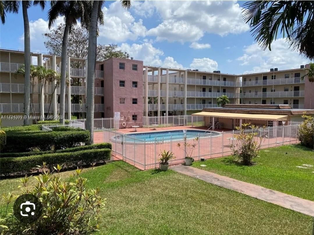 Real estate property located at , Broward, BROOKFIELD SQUARE CONDO, Lauderhill, FL