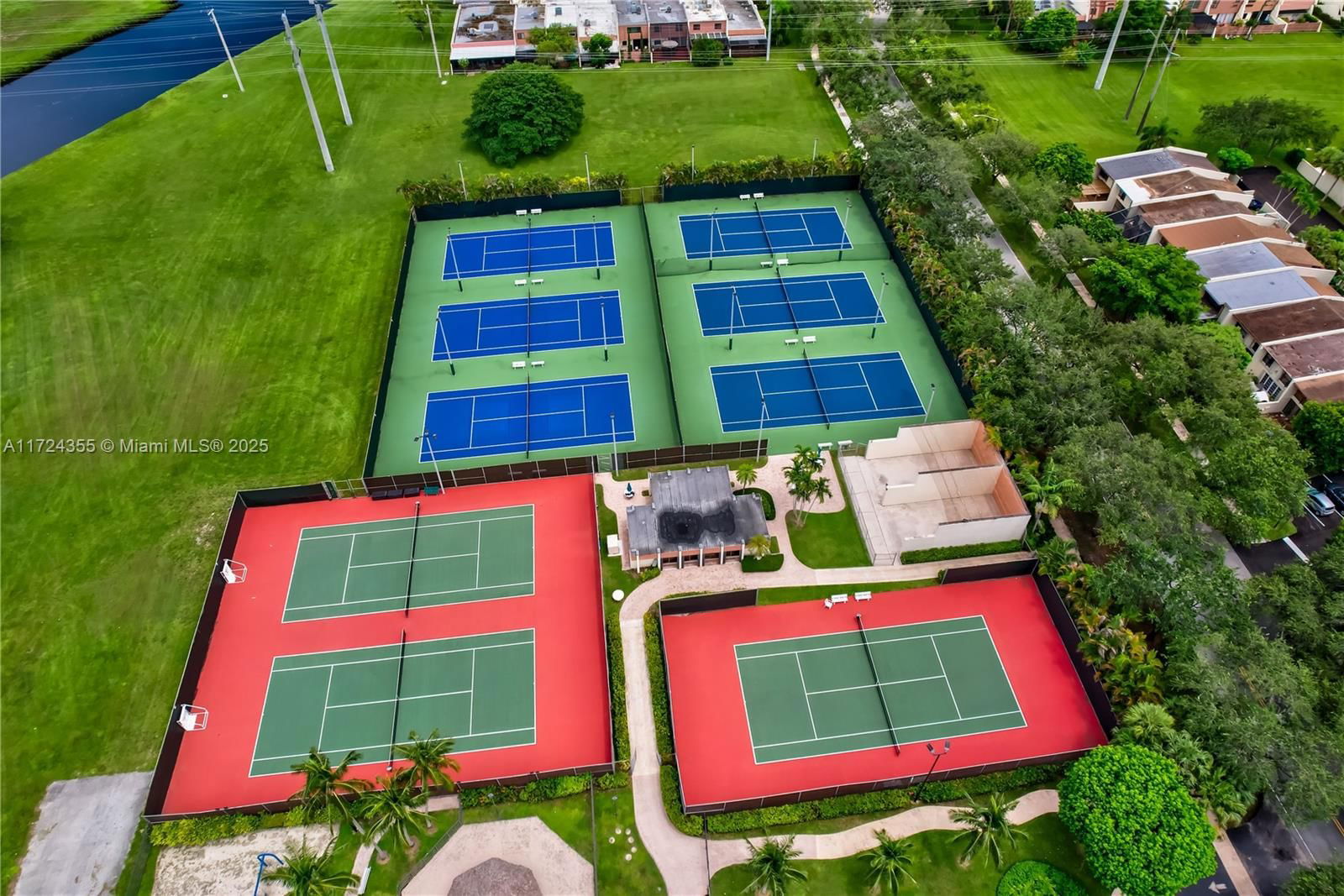 Real estate property located at 7716 102nd Pl, Miami-dade, Sunset Park Lake Villas S, Miami, FL