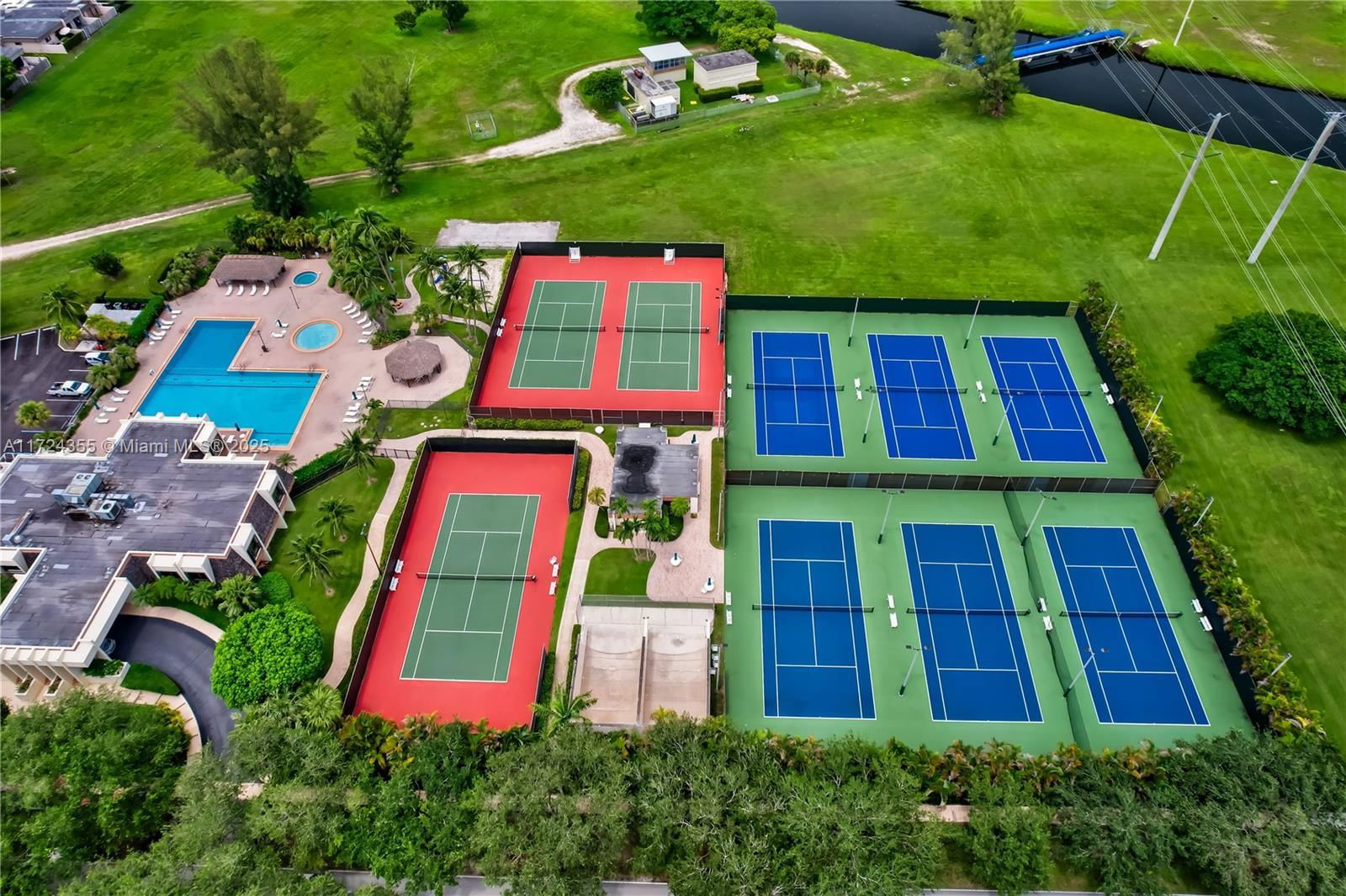 Real estate property located at 7716 102nd Pl, Miami-dade, Sunset Park Lake Villas S, Miami, FL