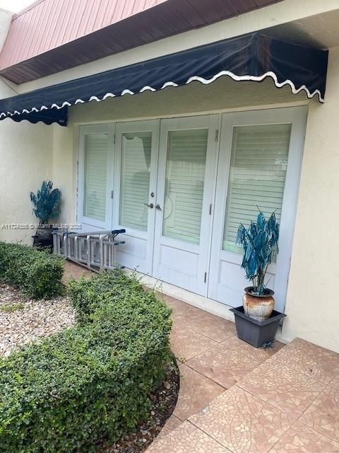 Real estate property located at 7716 102nd Pl, Miami-dade, Sunset Park Lake Villas S, Miami, FL
