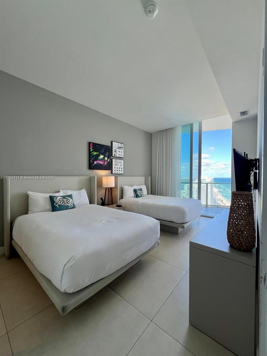 Real estate property located at 4111 Ocean Dr UPH4, Broward, 4111 South Ocean Drive Co, Hollywood, FL