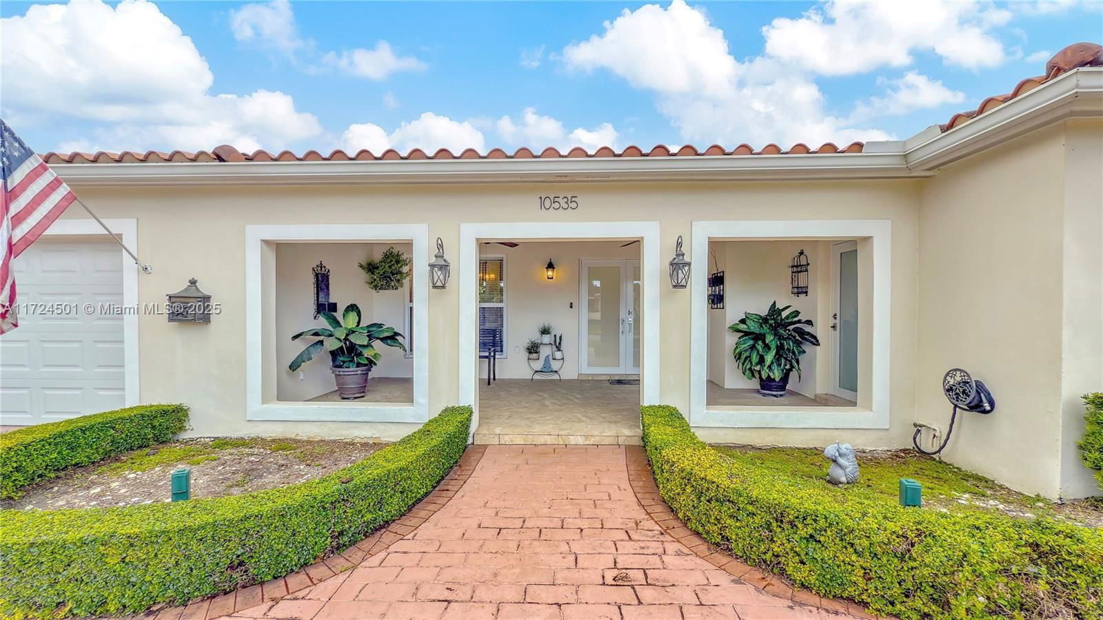 Real estate property located at 10535 96th Ter, Miami-dade, Kendale Sec 2, Miami, FL