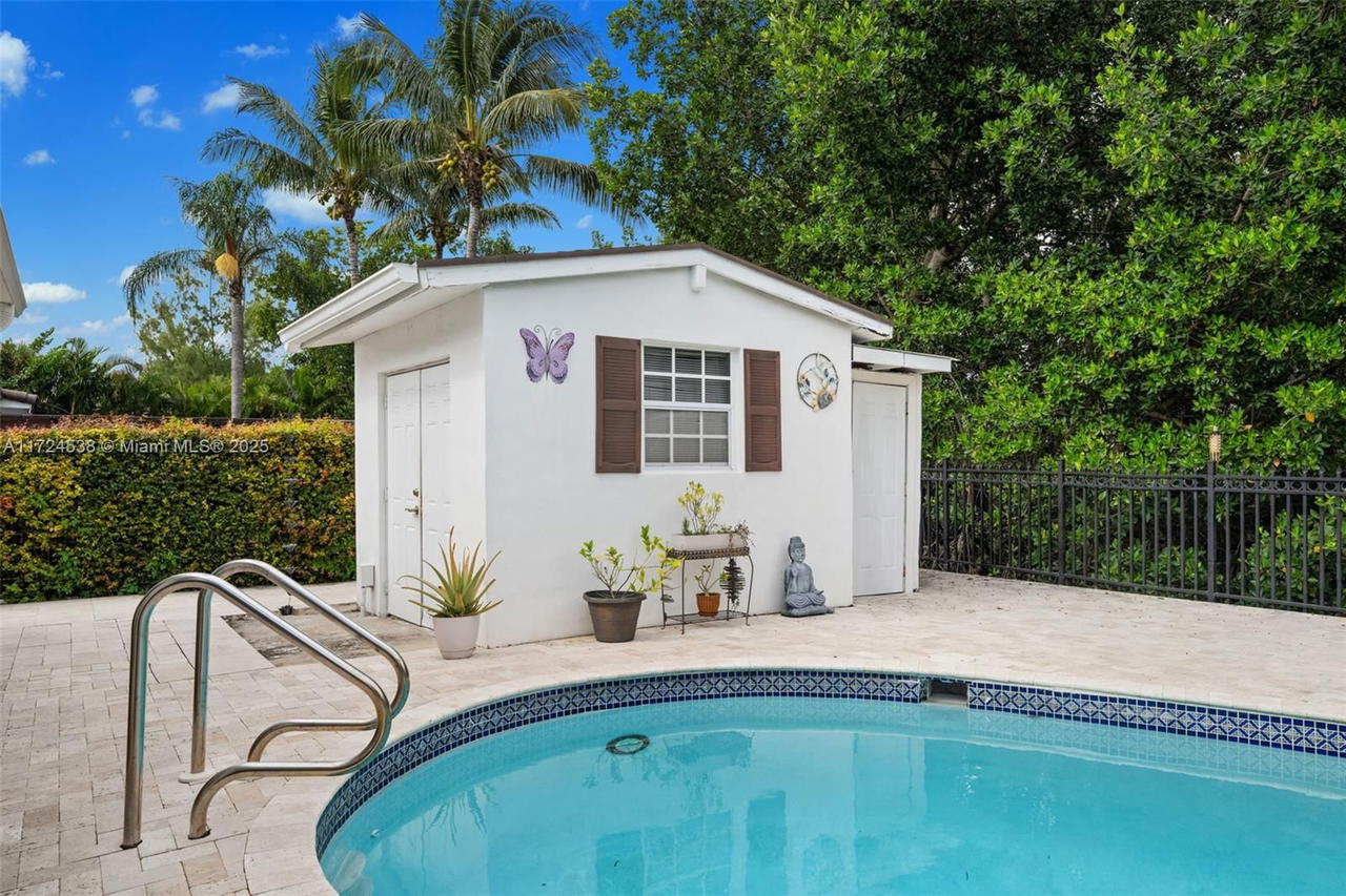 Real estate property located at 2325 191st St, Miami-dade, Enchanted Lake Sec 4, Miami, FL