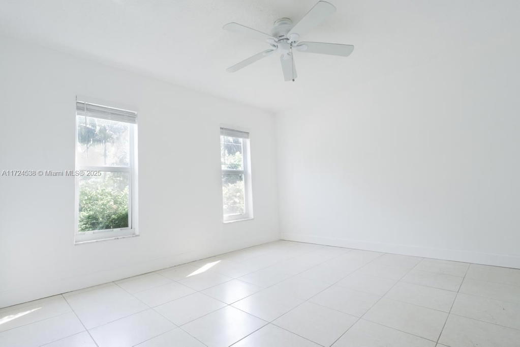 Real estate property located at 2325 191st St, Miami-dade, Enchanted Lake Sec 4, Miami, FL