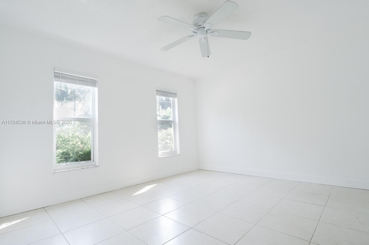 Real estate property located at 2325 191st St, Miami-dade, Enchanted Lake Sec 4, Miami, FL