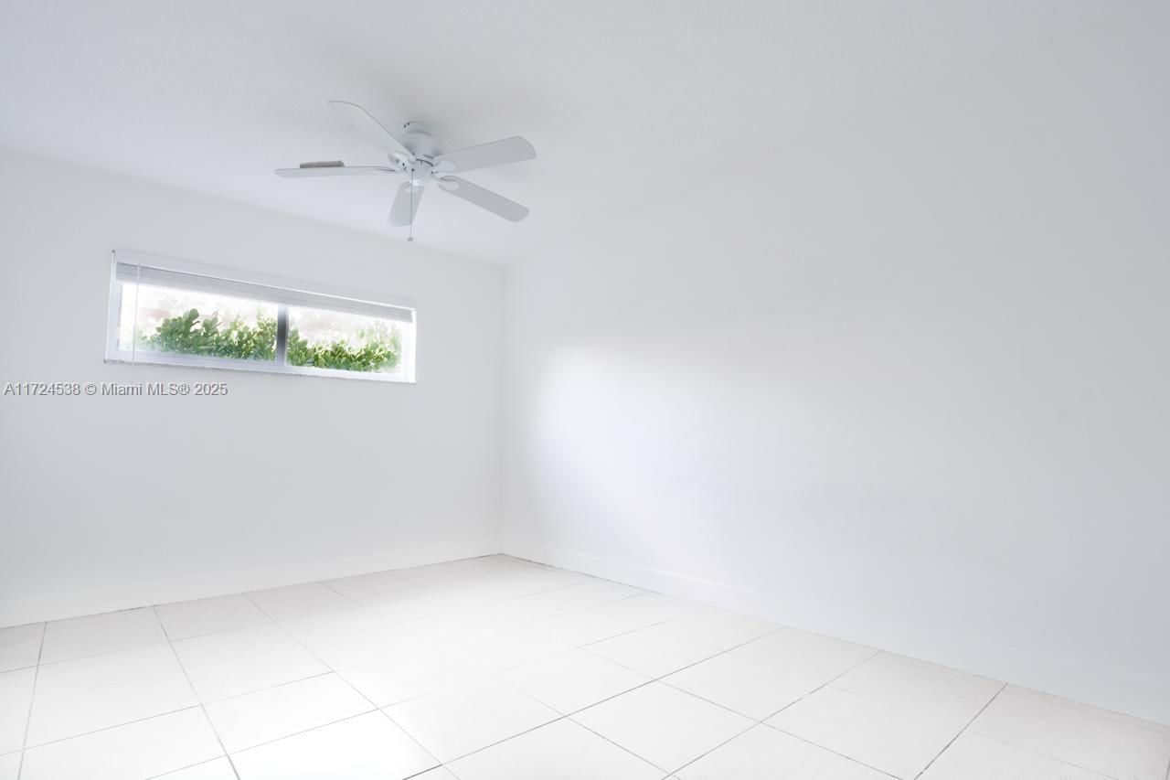 Real estate property located at 2325 191st St, Miami-dade, Enchanted Lake Sec 4, Miami, FL