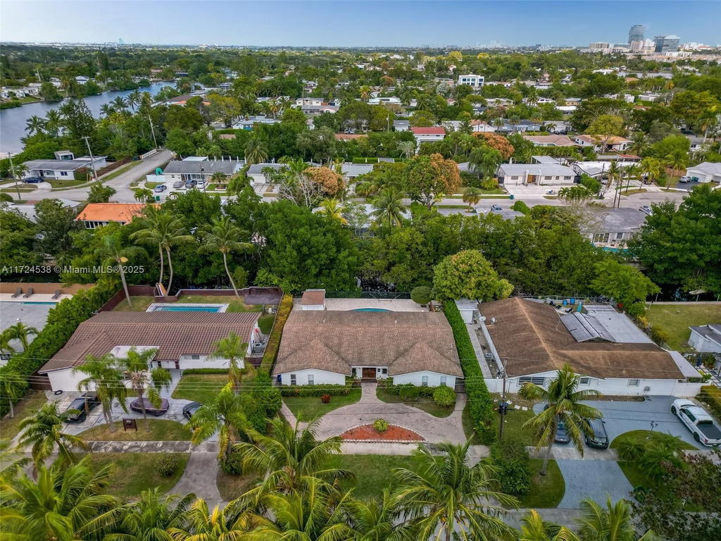 Real estate property located at 2325 191st St, Miami-dade, Enchanted Lake Sec 4, Miami, FL