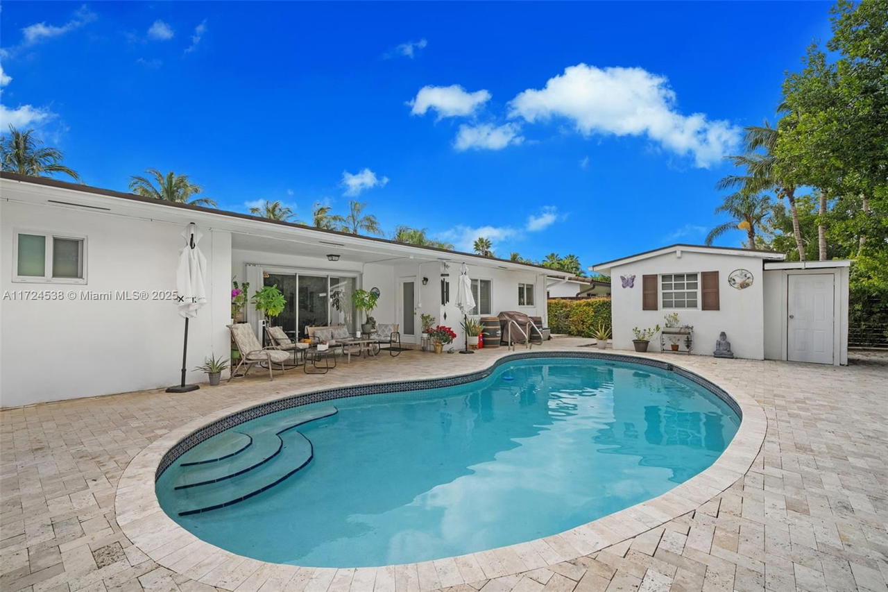 Real estate property located at 2325 191st St, Miami-dade, Enchanted Lake Sec 4, Miami, FL