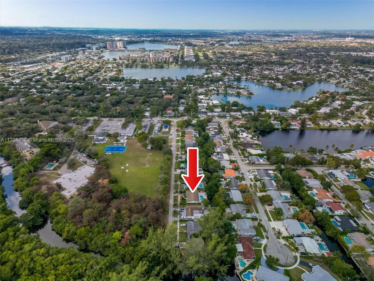 Real estate property located at 2325 191st St, Miami-dade, Enchanted Lake Sec 4, Miami, FL