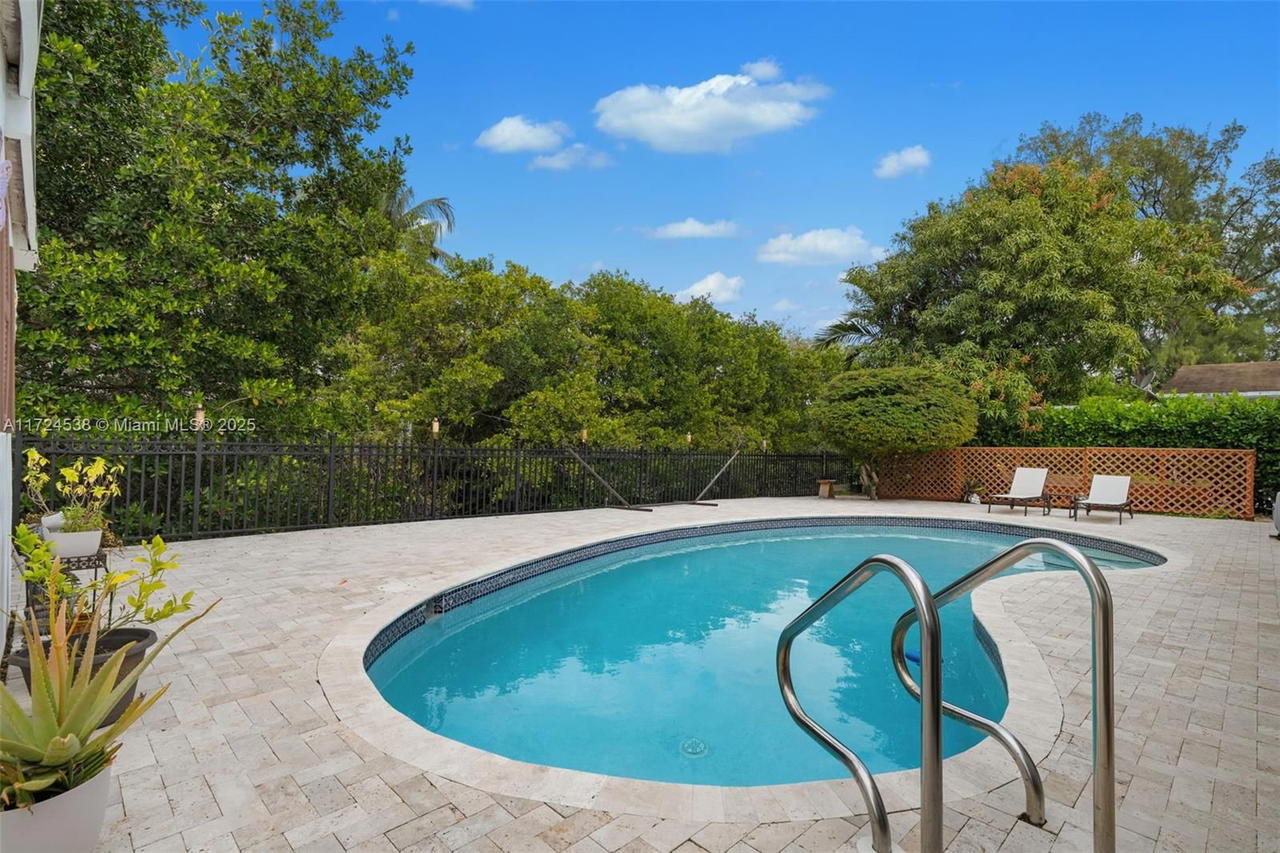 Real estate property located at 2325 191st St, Miami-dade, Enchanted Lake Sec 4, Miami, FL