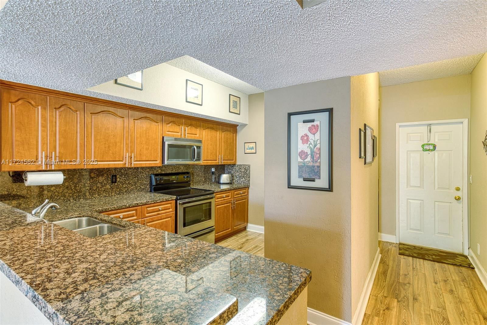 Real estate property located at 8330 24th St #8330, Broward, Coral Springs Estate Town, Coral Springs, FL