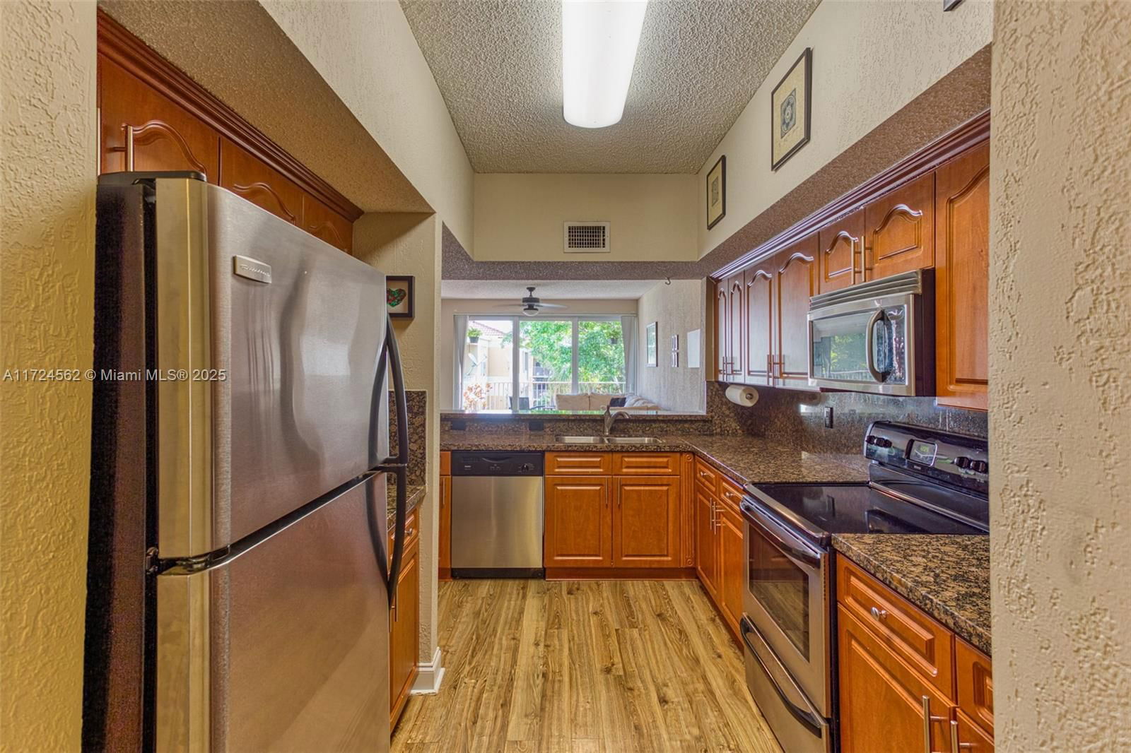 Real estate property located at 8330 24th St #8330, Broward, Coral Springs Estate Town, Coral Springs, FL