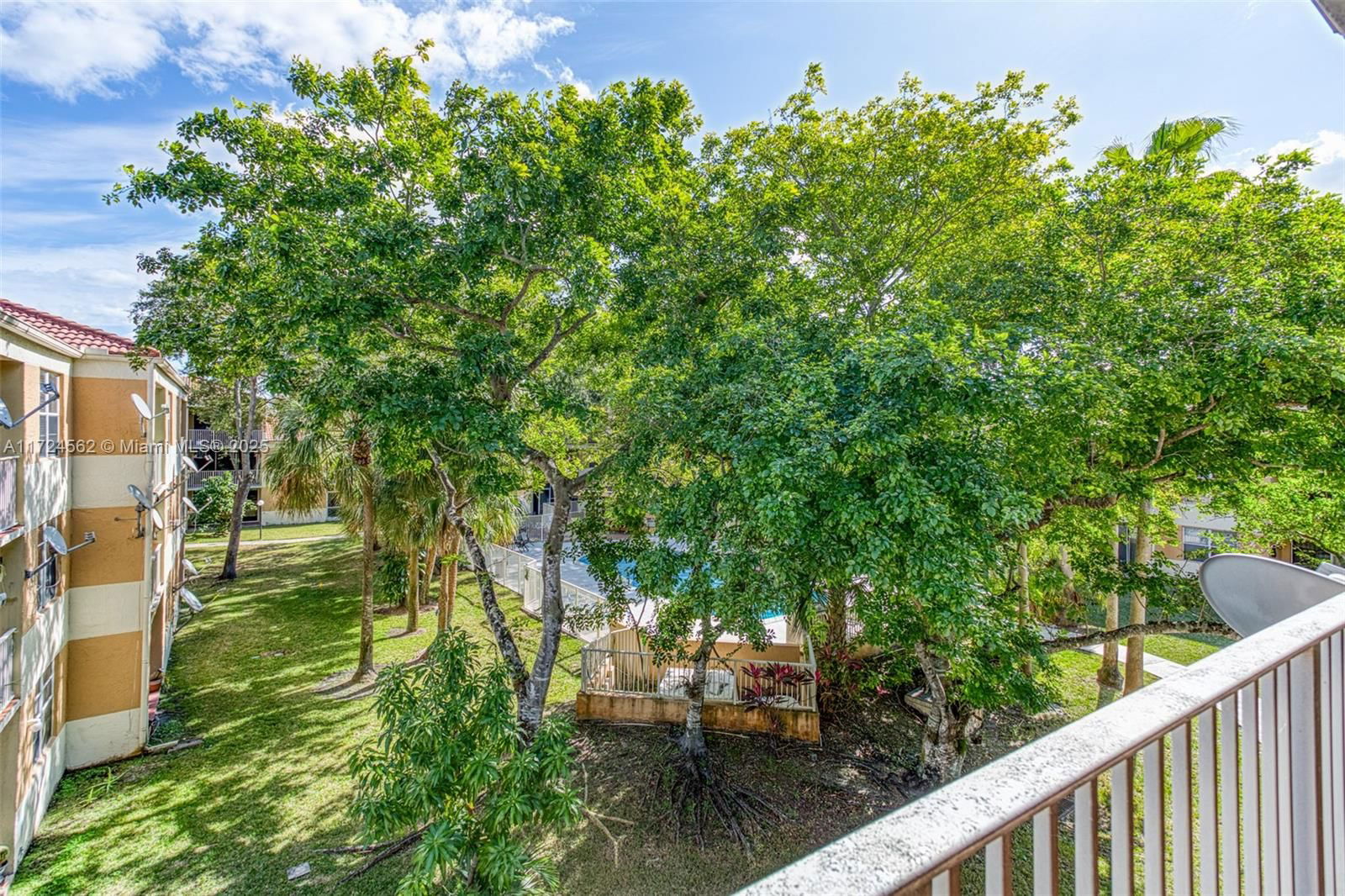Real estate property located at 8330 24th St #8330, Broward, Coral Springs Estate Town, Coral Springs, FL
