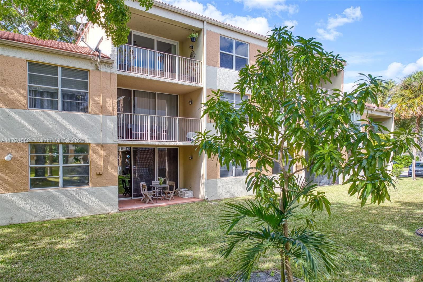 Real estate property located at 8330 24th St #8330, Broward, Coral Springs Estate Town, Coral Springs, FL
