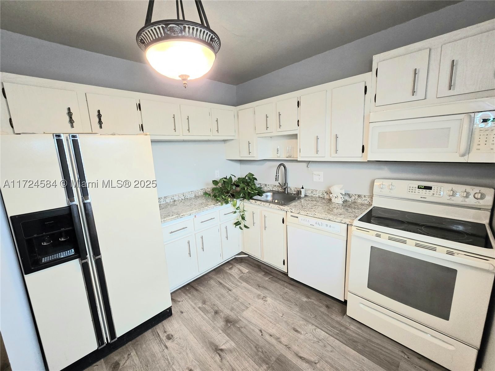 Real estate property located at 601 80th Ter #201, Broward, Oriole Gardens Two 62 Con, Margate, FL