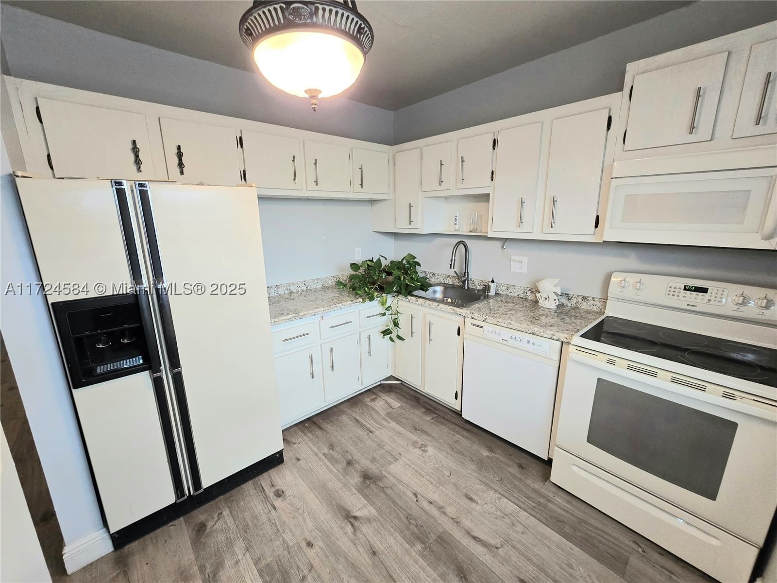 Real estate property located at 601 80th Ter #201, Broward, Oriole Gardens Two 62 Con, Margate, FL