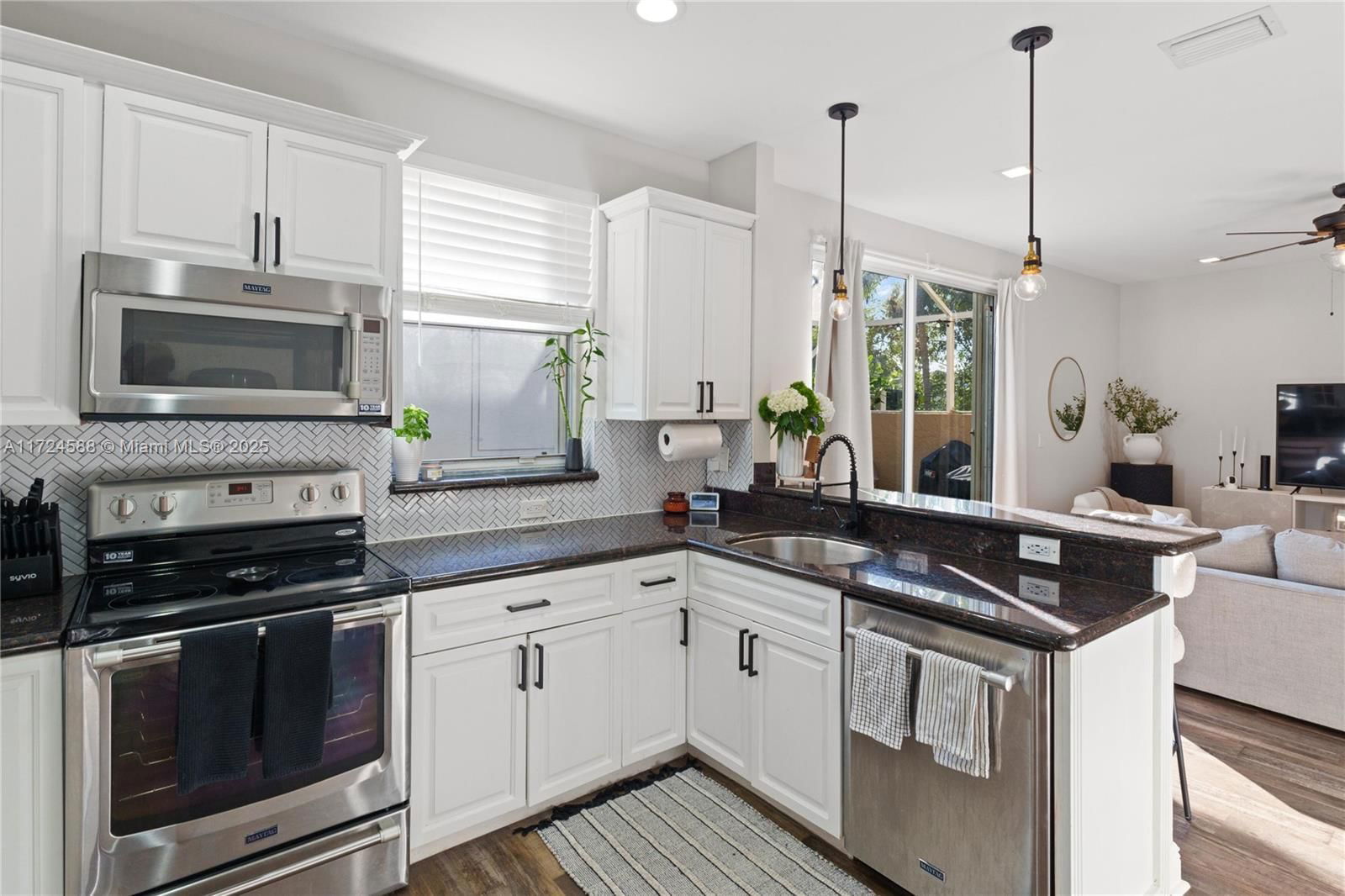 Real estate property located at 8702 5th Pl, Broward, Ramblewood South, Coral Springs, FL