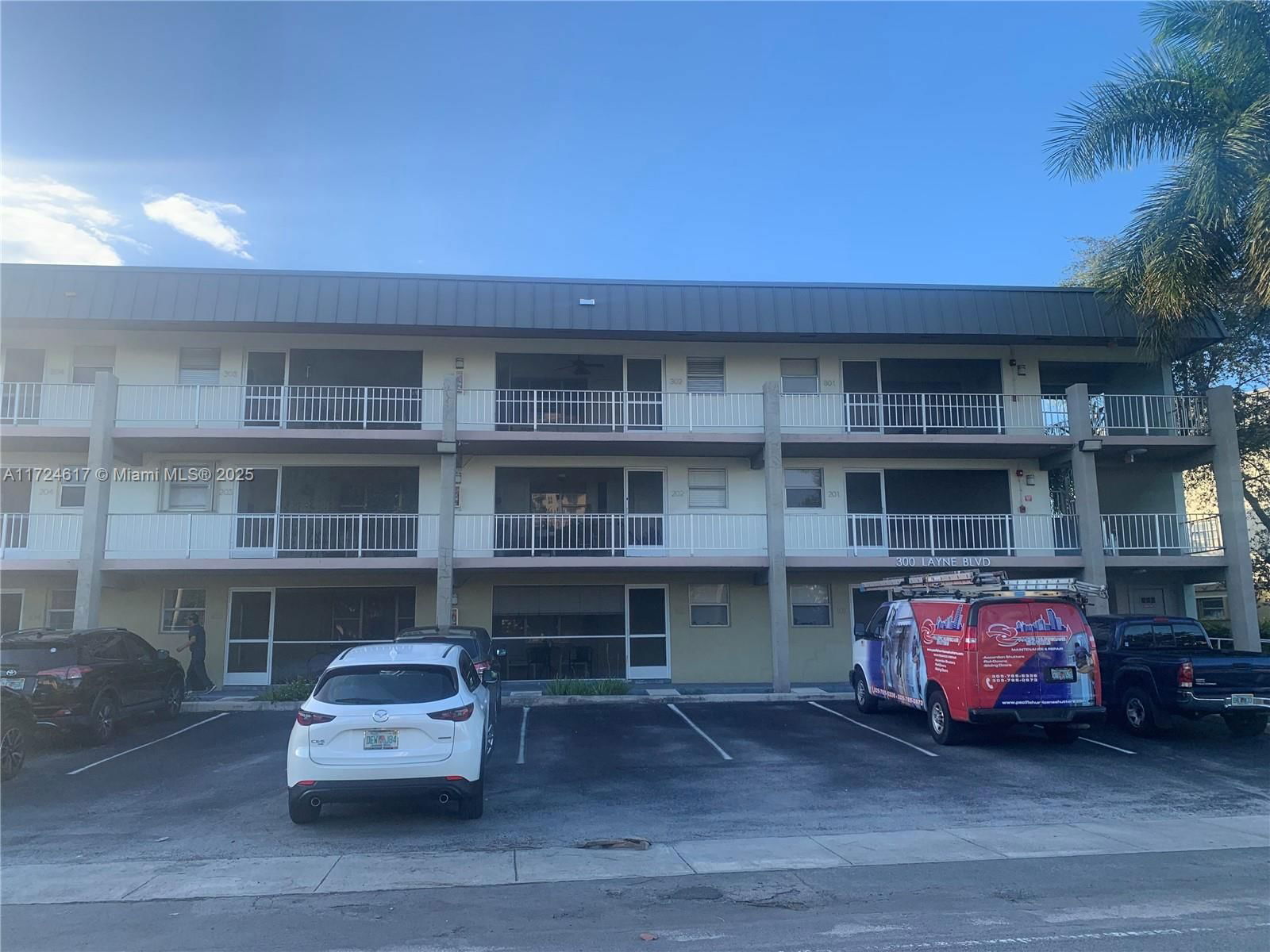 Real estate property located at 300 Layne Blvd #202, Broward, PARADISE BY THE SEA CONDO, Hallandale Beach, FL