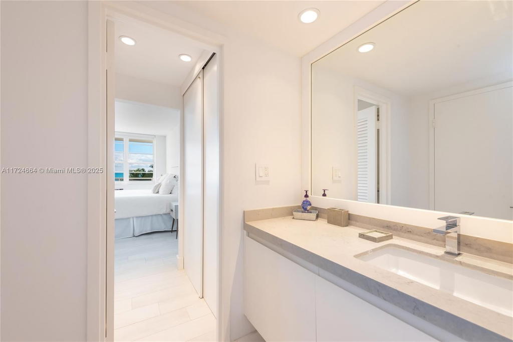 Real estate property located at 100 Lincoln Rd #619, Miami-dade, The Decoplage Condo, Miami Beach, FL
