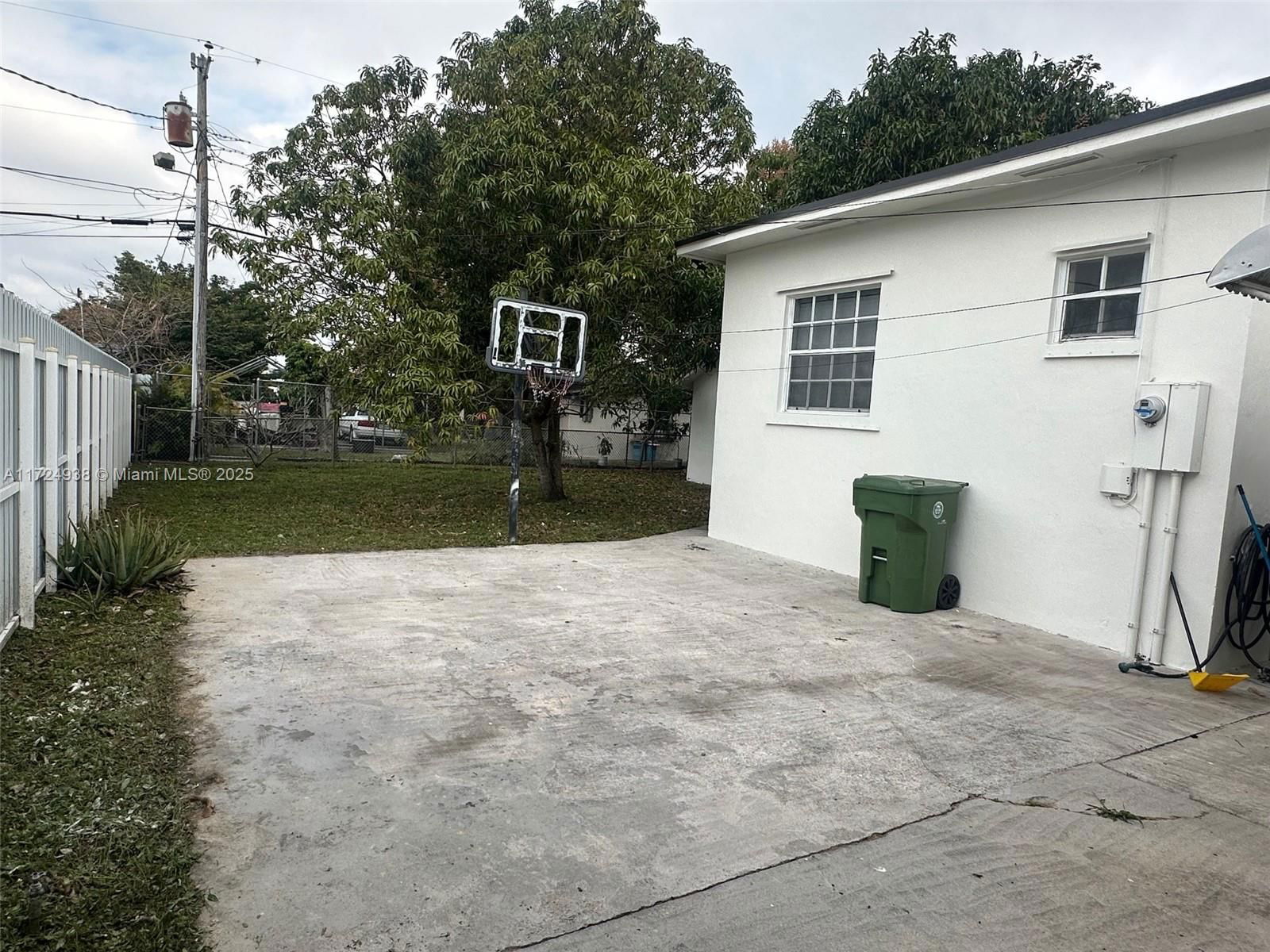 Real estate property located at 101 41st St, Miami-dade, Bradley Manor 1st Addn, Hialeah, FL