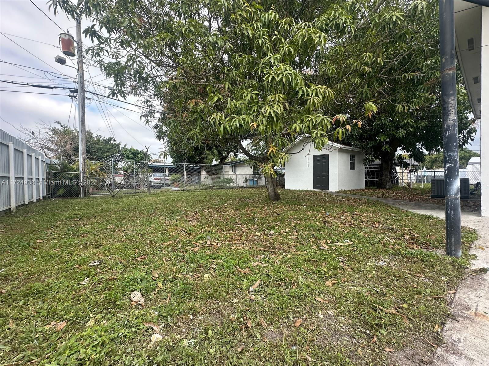 Real estate property located at 101 41st St, Miami-dade, Bradley Manor 1st Addn, Hialeah, FL